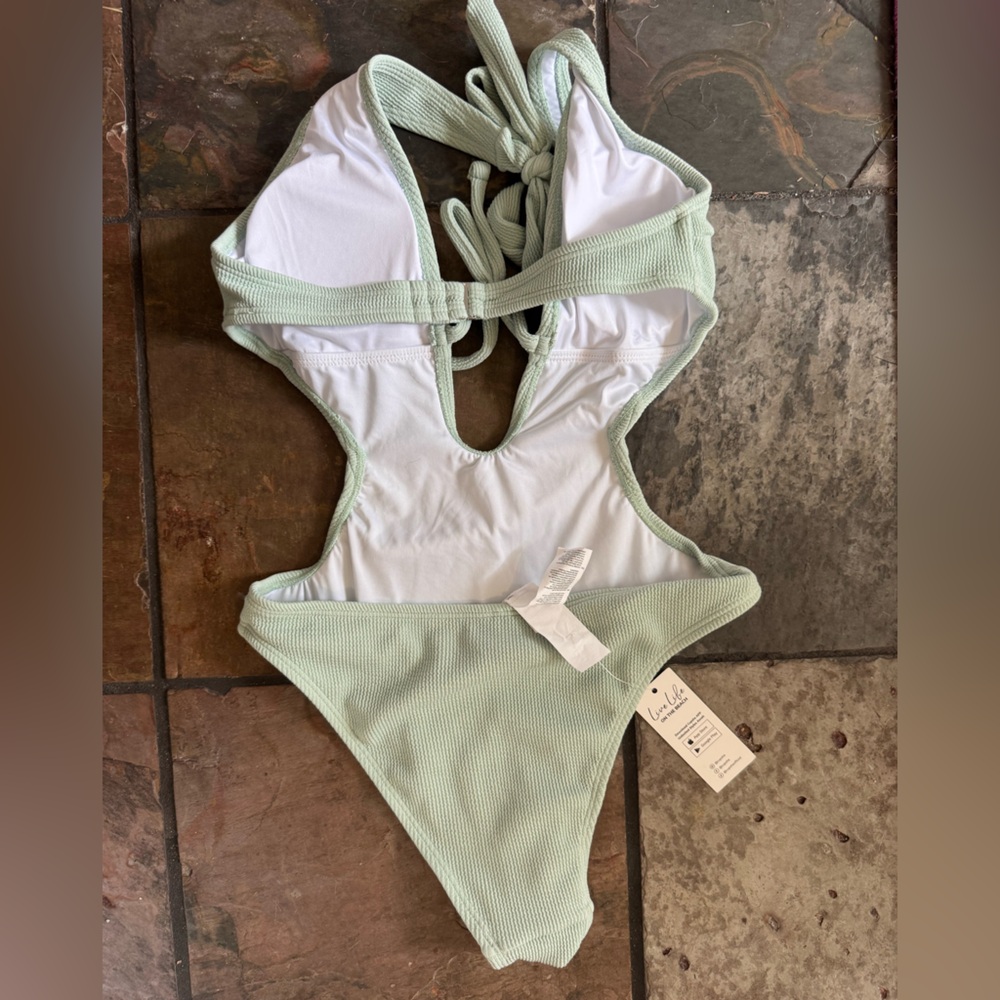 Cool aloe green monokini - Picture 2 of 4